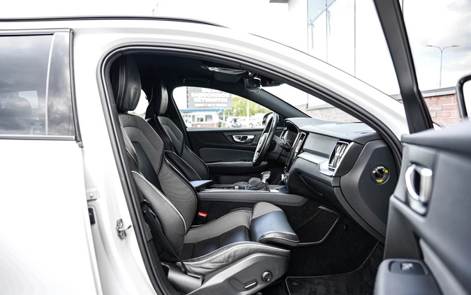 Volvo V60 cena 99900 przebieg: 190000, rok produkcji 2020 z Świdnica małe 781